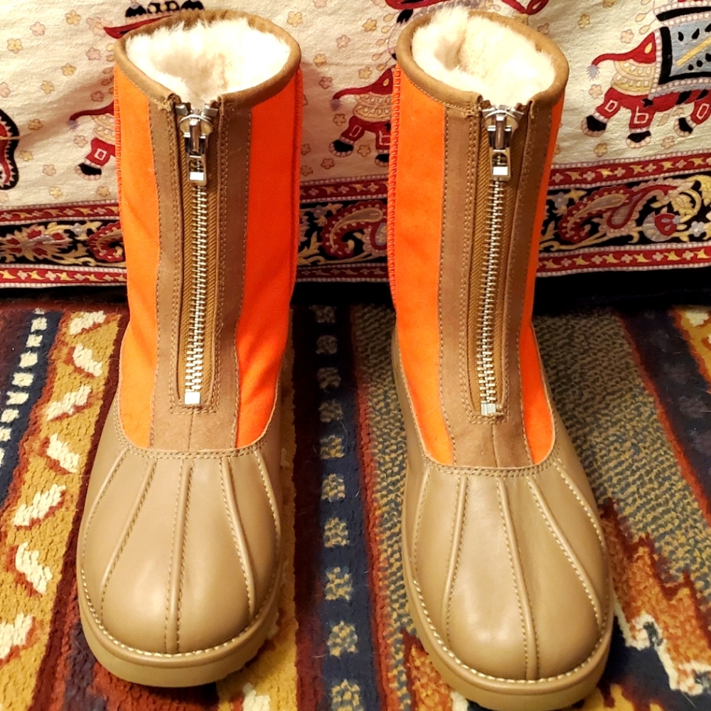 Men's UGG short zip boots